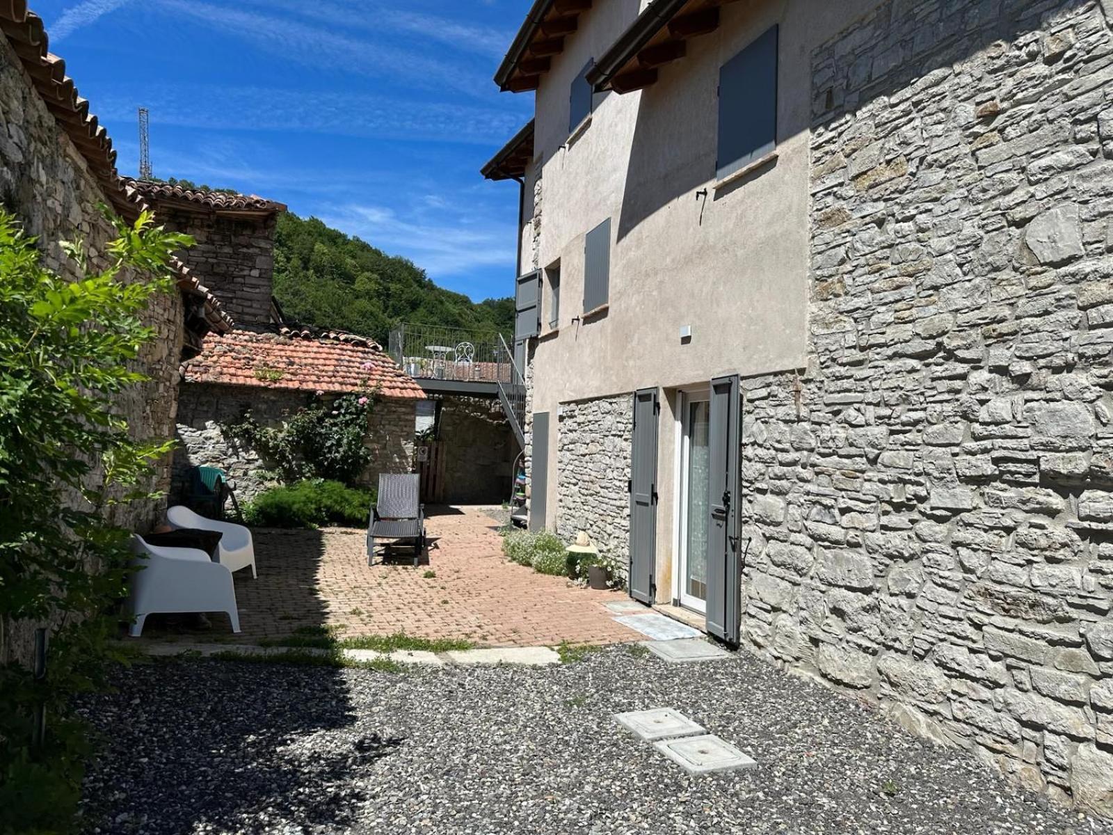 Villa Casa Del Giglio A Cadelmonte Valle  Exterior foto